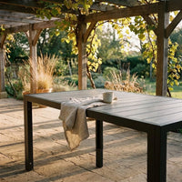 Table de jardin Lourmarin — en cours d'utilisation
