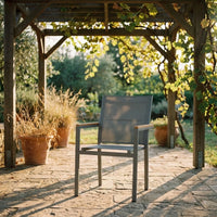 Chaise de jardin empilable Alpilles — en cours d'utilisation