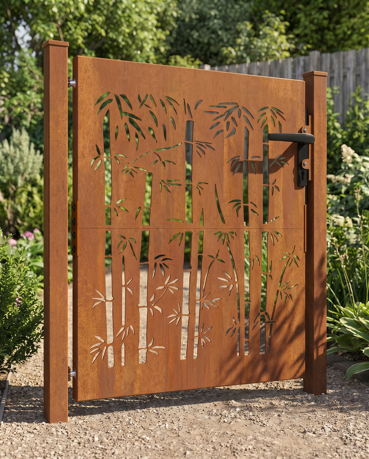 Portillon en acier corten Anduze, motif de cannes de bambou — détail de la patine